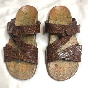 Orthaheel holly brown sandals